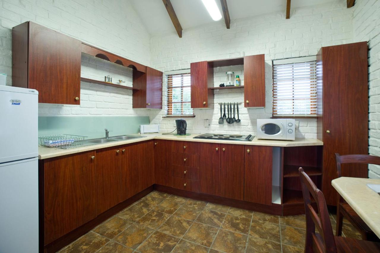 Swallows Nest Country Cottages Stormsrivier Bilik gambar