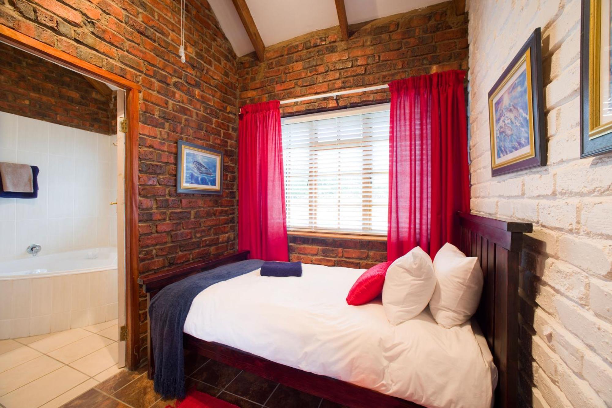 Swallows Nest Country Cottages Stormsrivier Bilik gambar