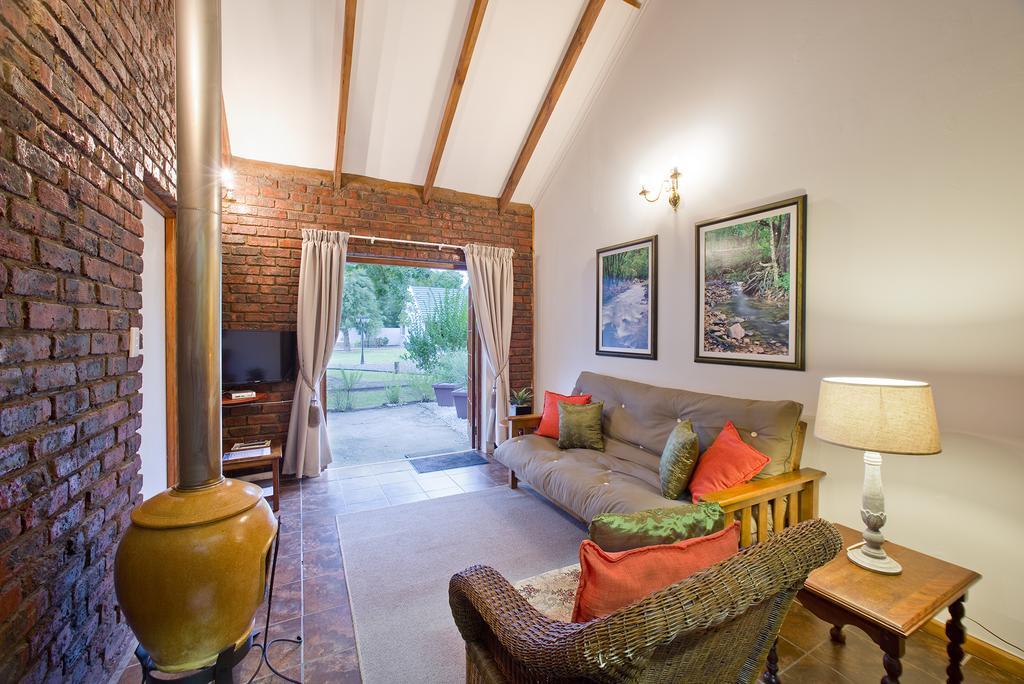 Swallows Nest Country Cottages Stormsrivier Bilik gambar