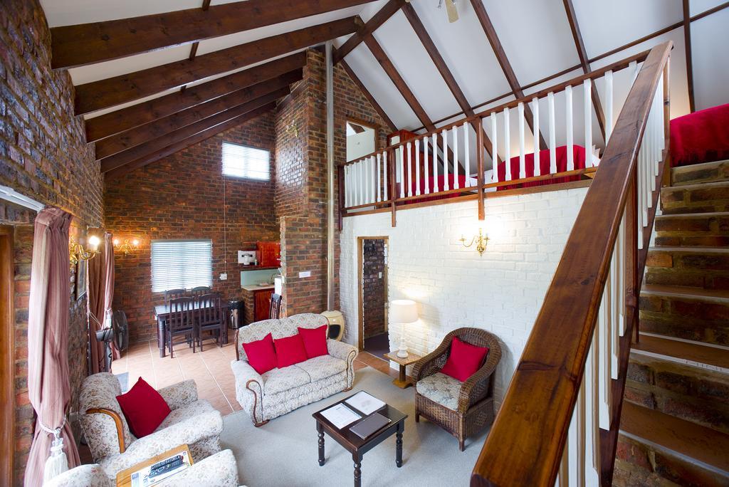 Swallows Nest Country Cottages Stormsrivier Bilik gambar